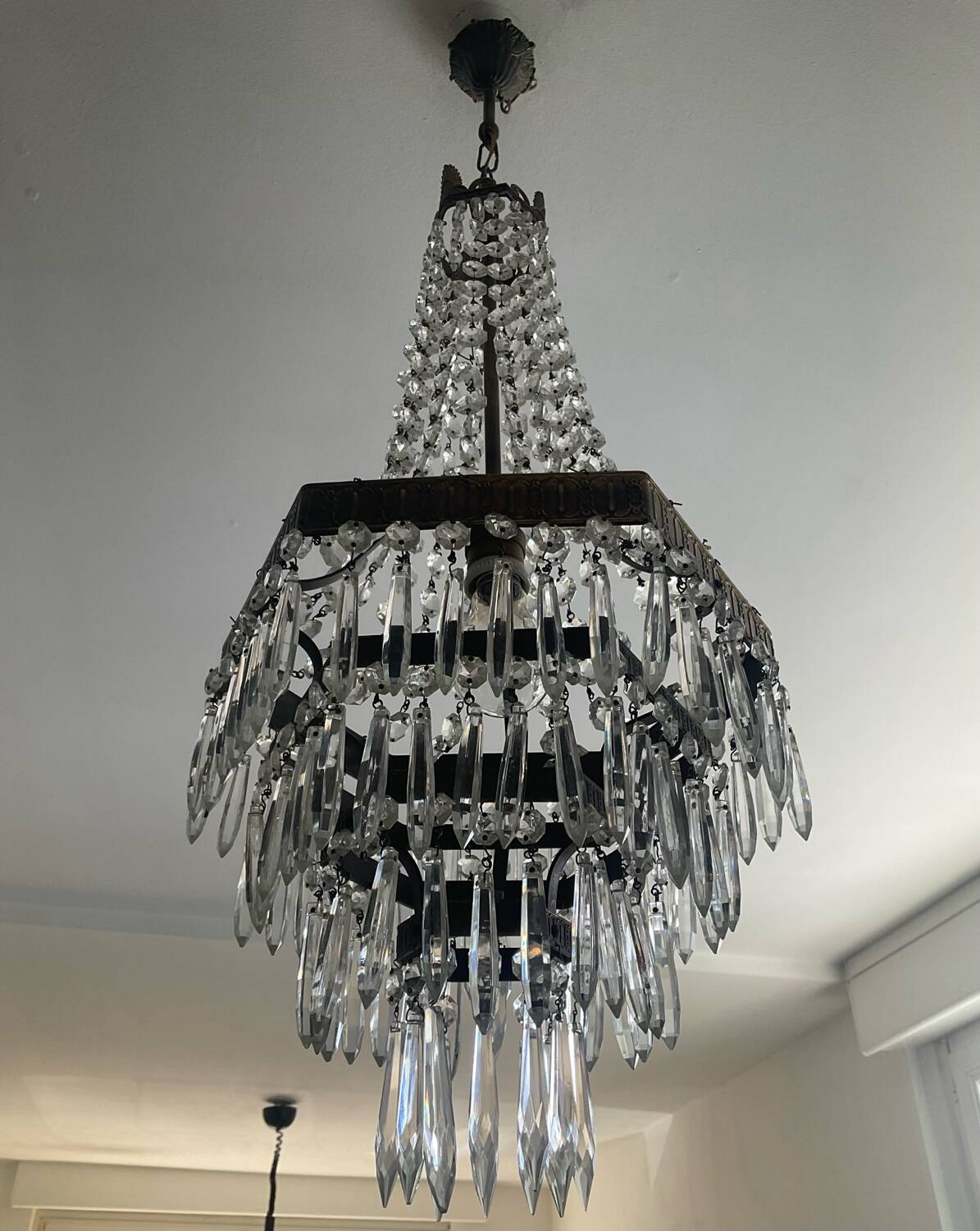 Lustre Montgolfière en laiton et pampilles