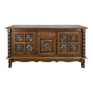 buffet brutaliste dans