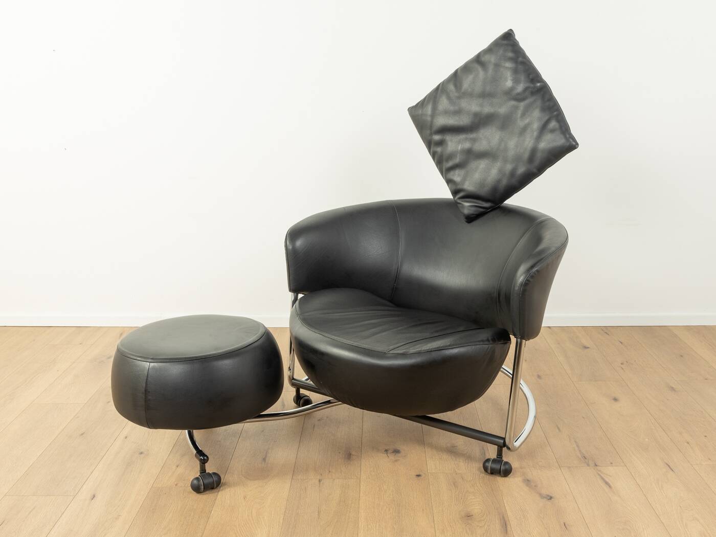 Girotonda armchair & ottoman, Francesco Binfaré, Cassina
