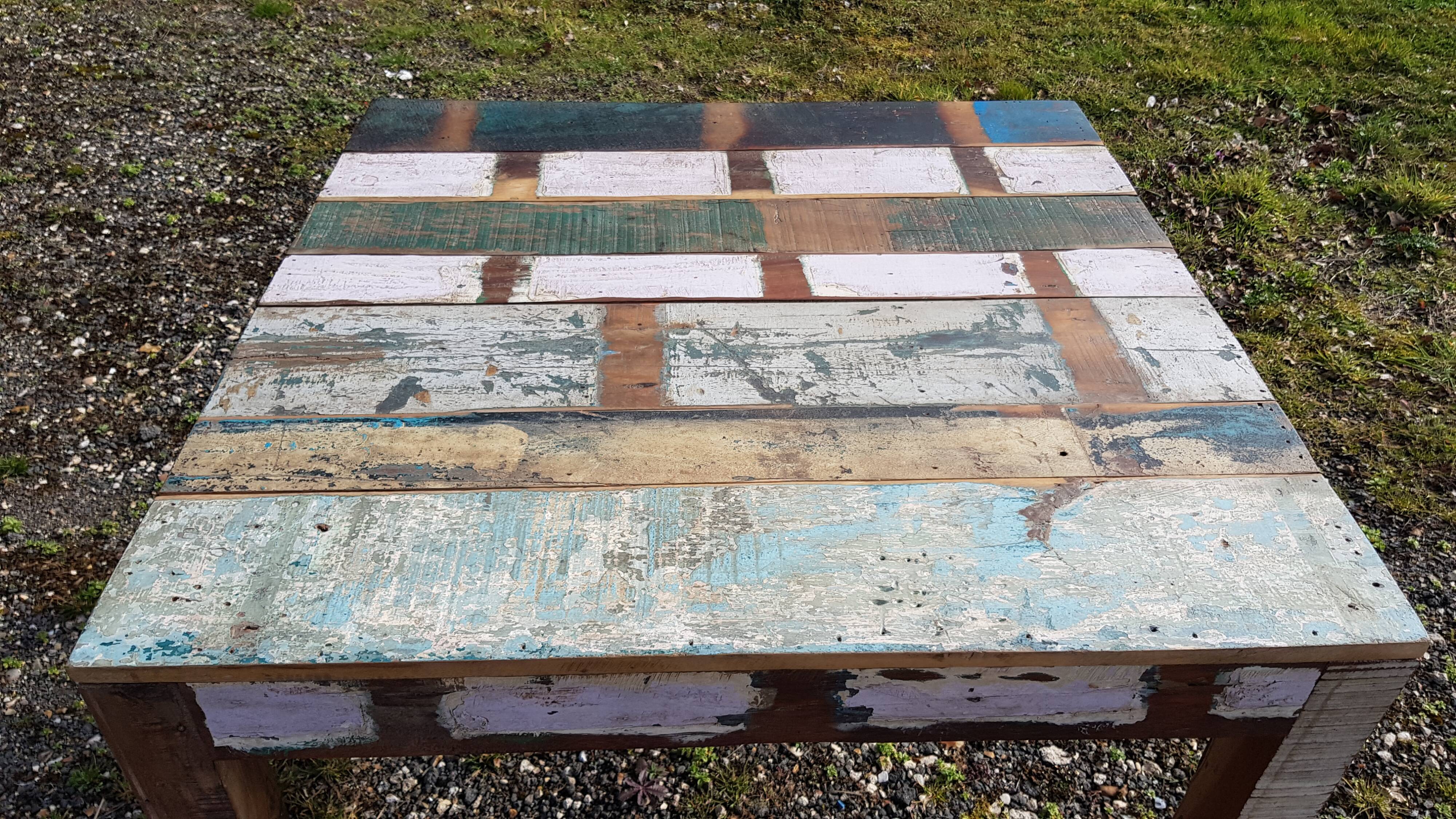 Table à manger carré en teck polychromé