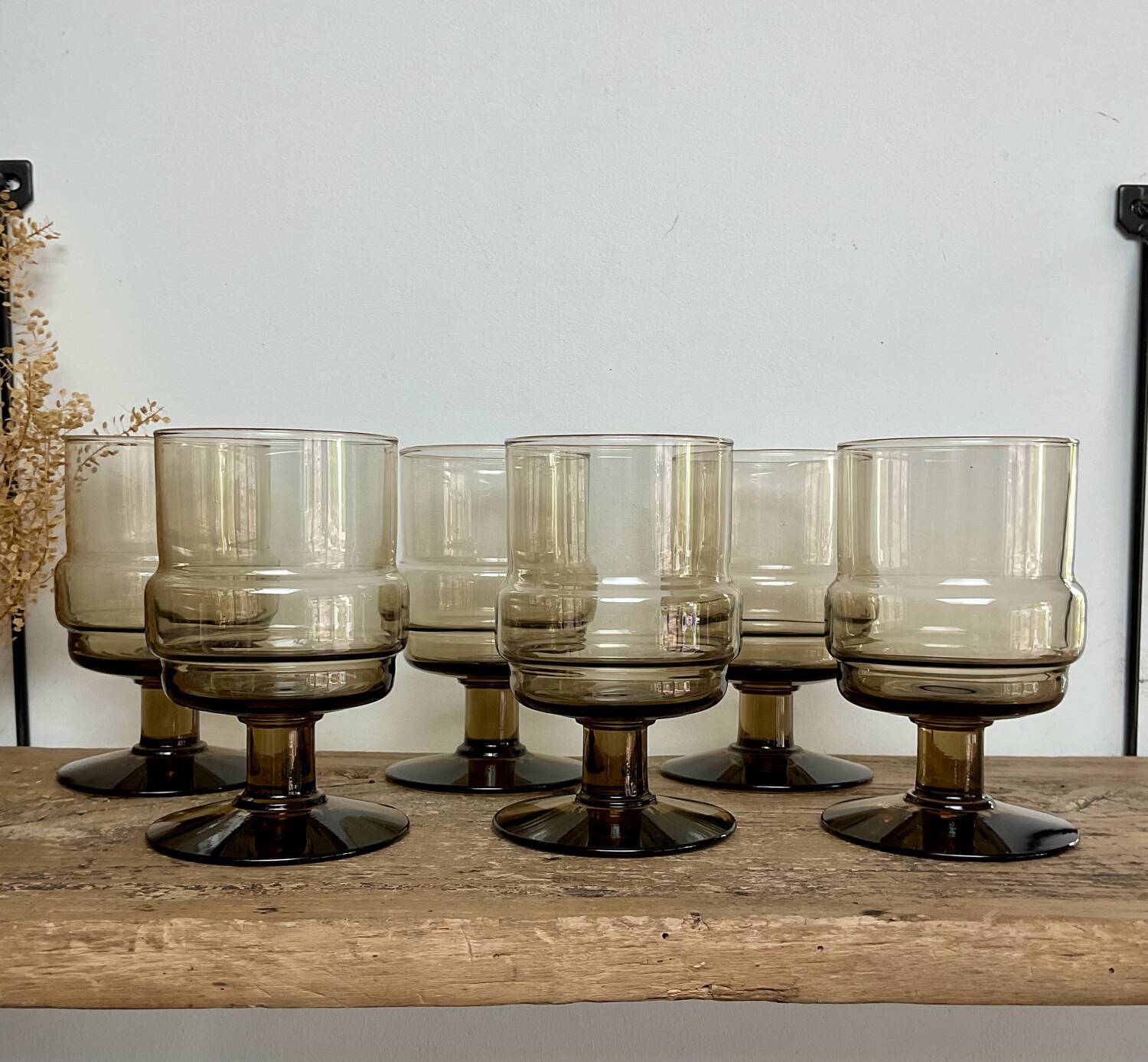 6 “Willem Heesen” smoked glass glasses