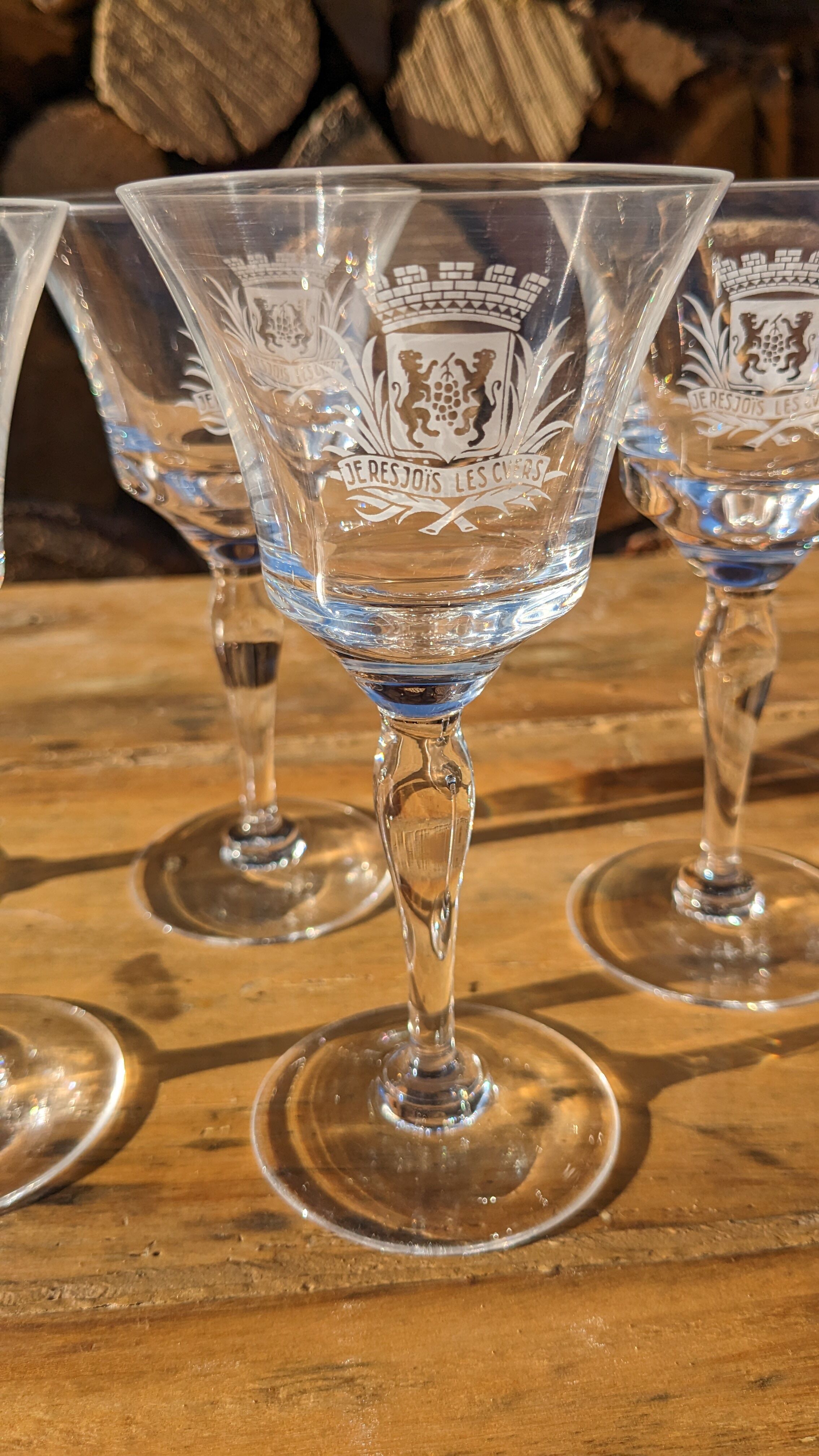 Verres à Vouvray anciens service de quatre et un offert