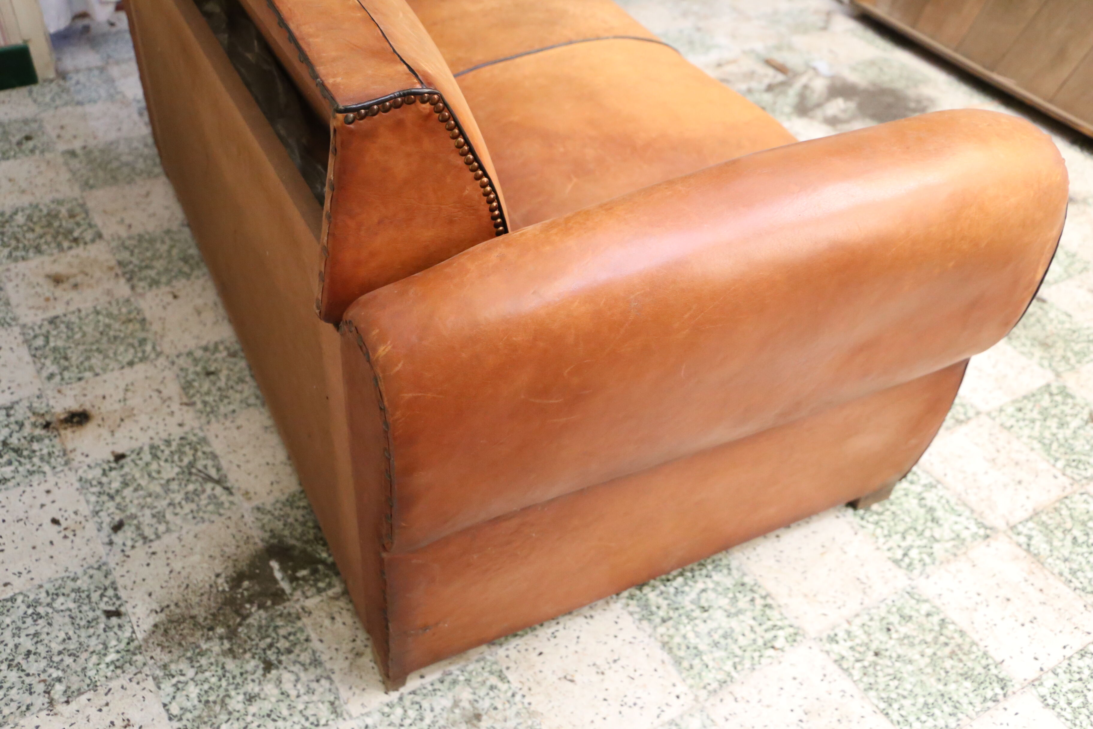 Moustache club sofa in leather, 40s