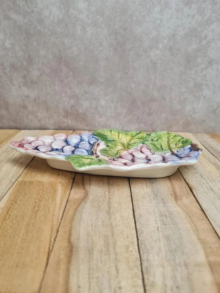 Antique Ravier in slipware with grape and leaf decoration – Portugal