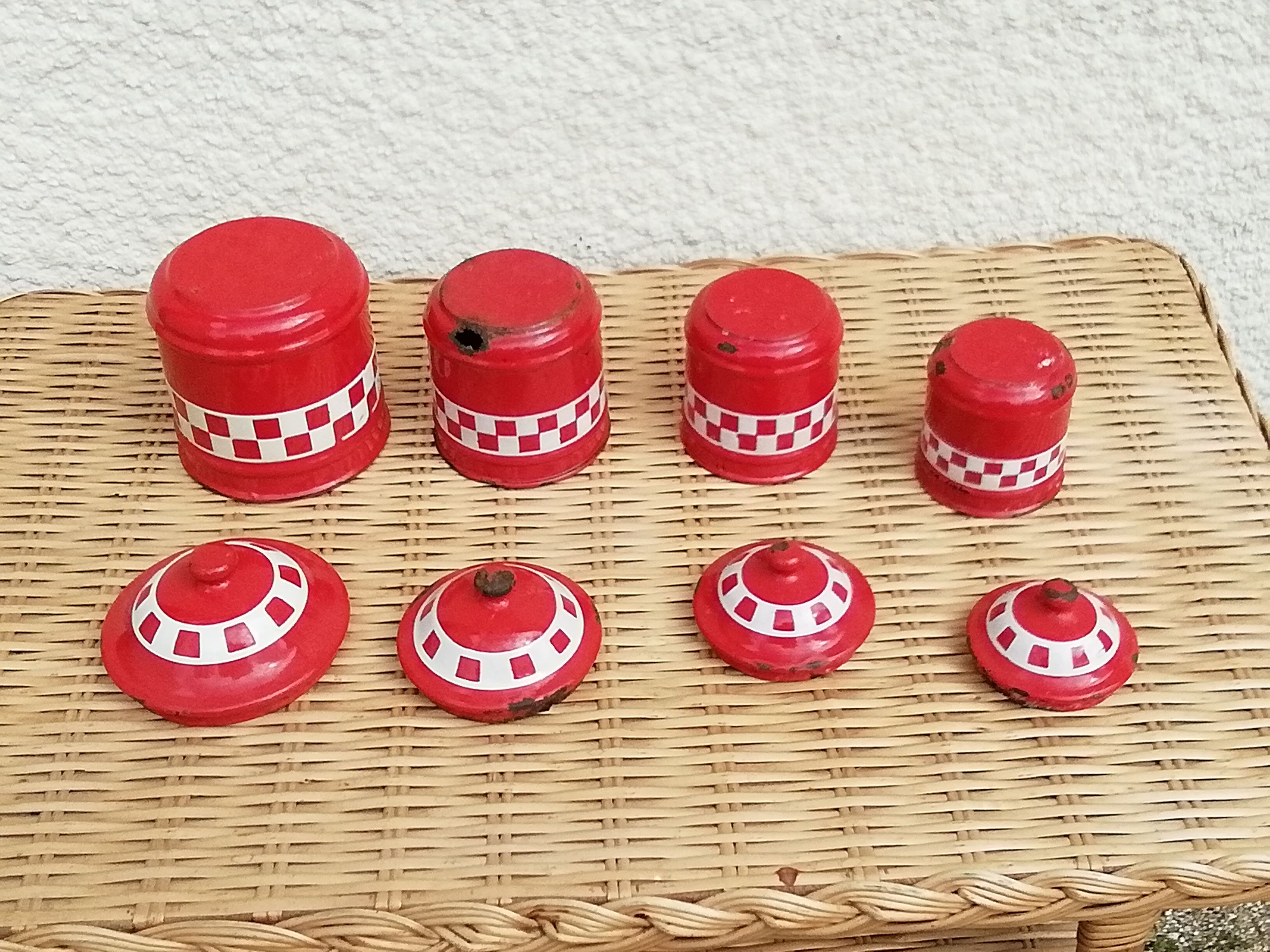Spice pots enamelled sheet decoration Lustucru red