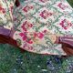 Deux fauteuils anciens style Louis XV + table guéridon en marbre
