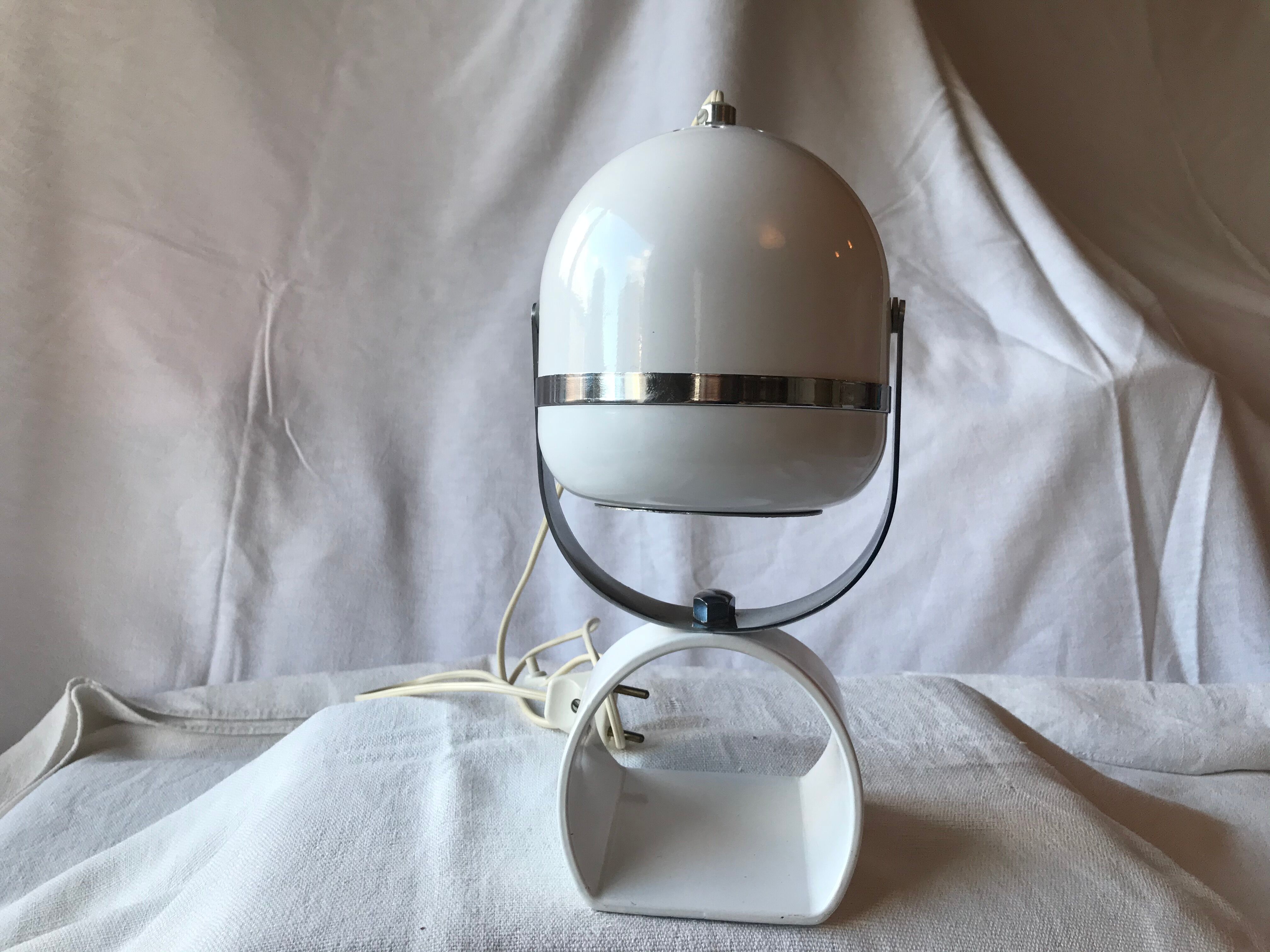 Vintage eye ball table lamp 1970 Italian Prova white