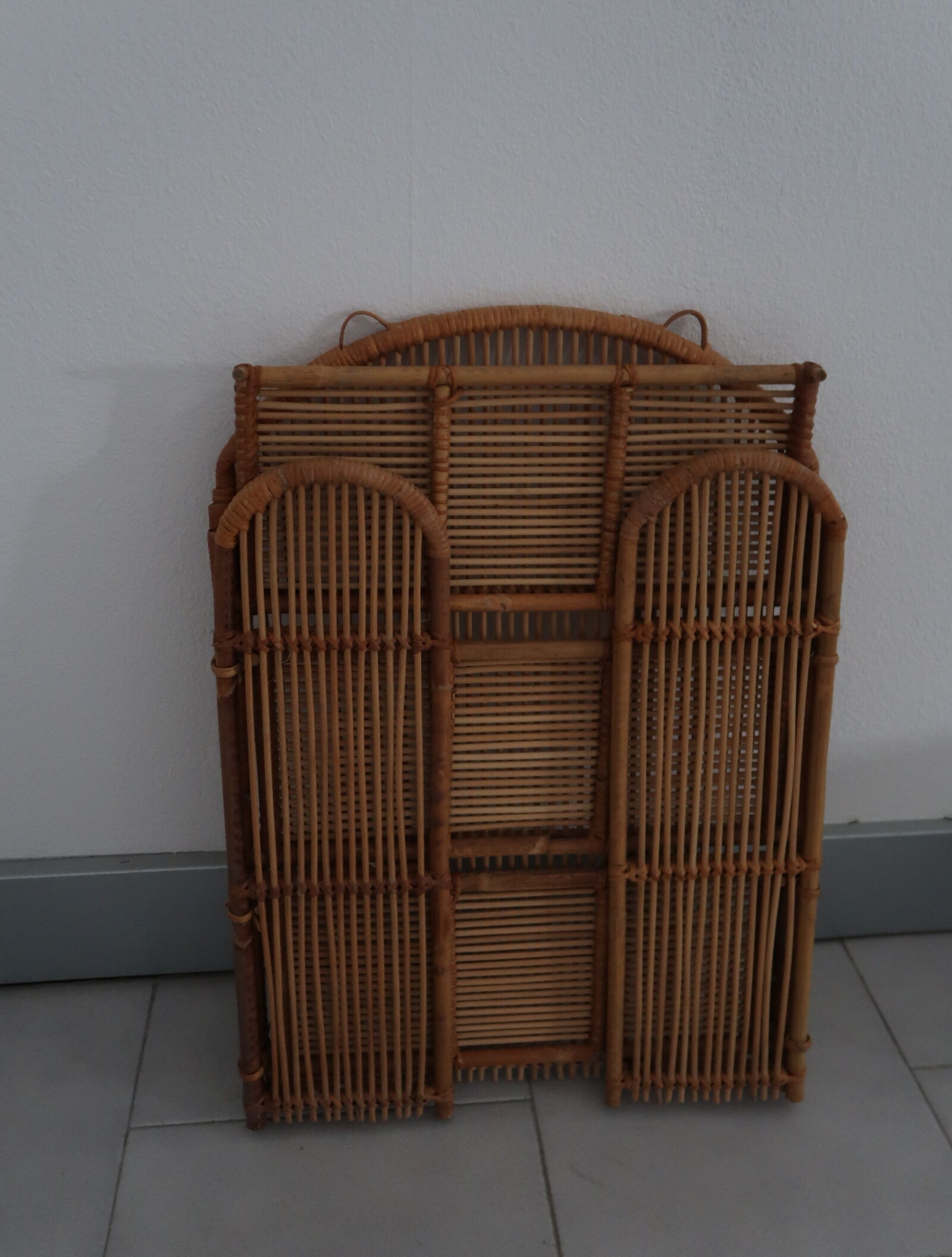 Étagère en rotin