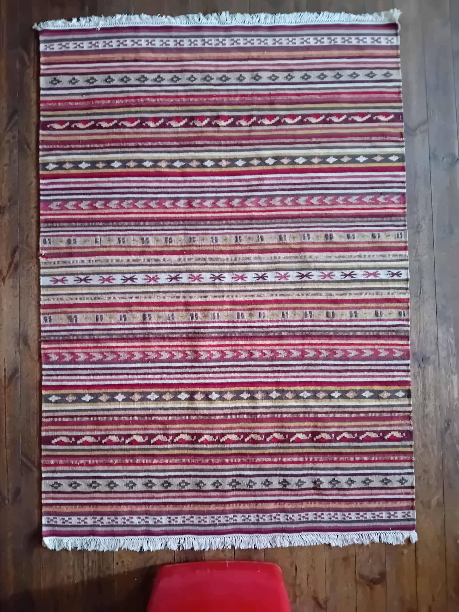 Handmade Indian Kilim 200x142cm