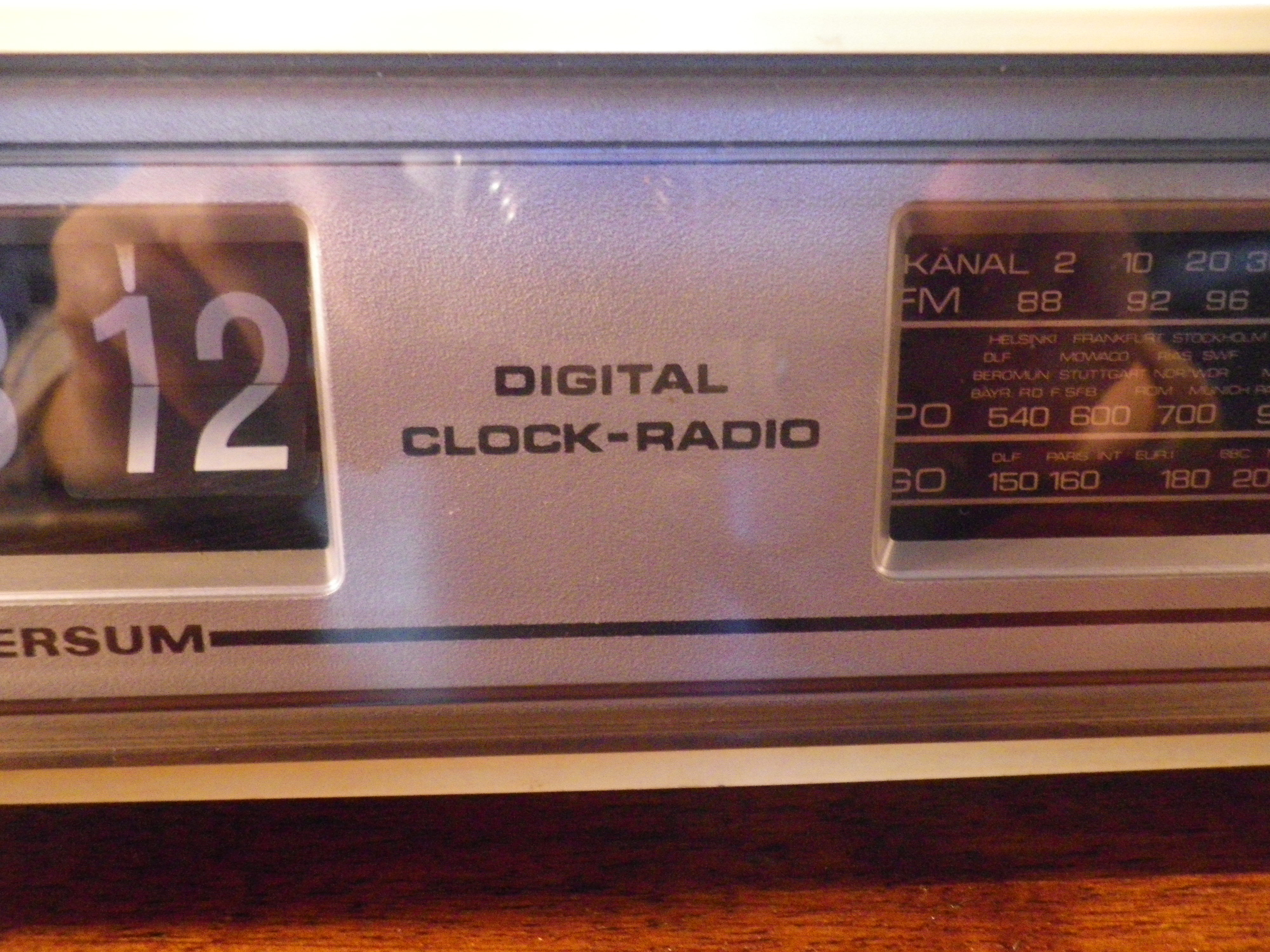 Universum Alarm Clock Radio - 70s