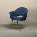 Eero Saarinen Executive Armchair in Blue Bouclé fabric for Knoll International