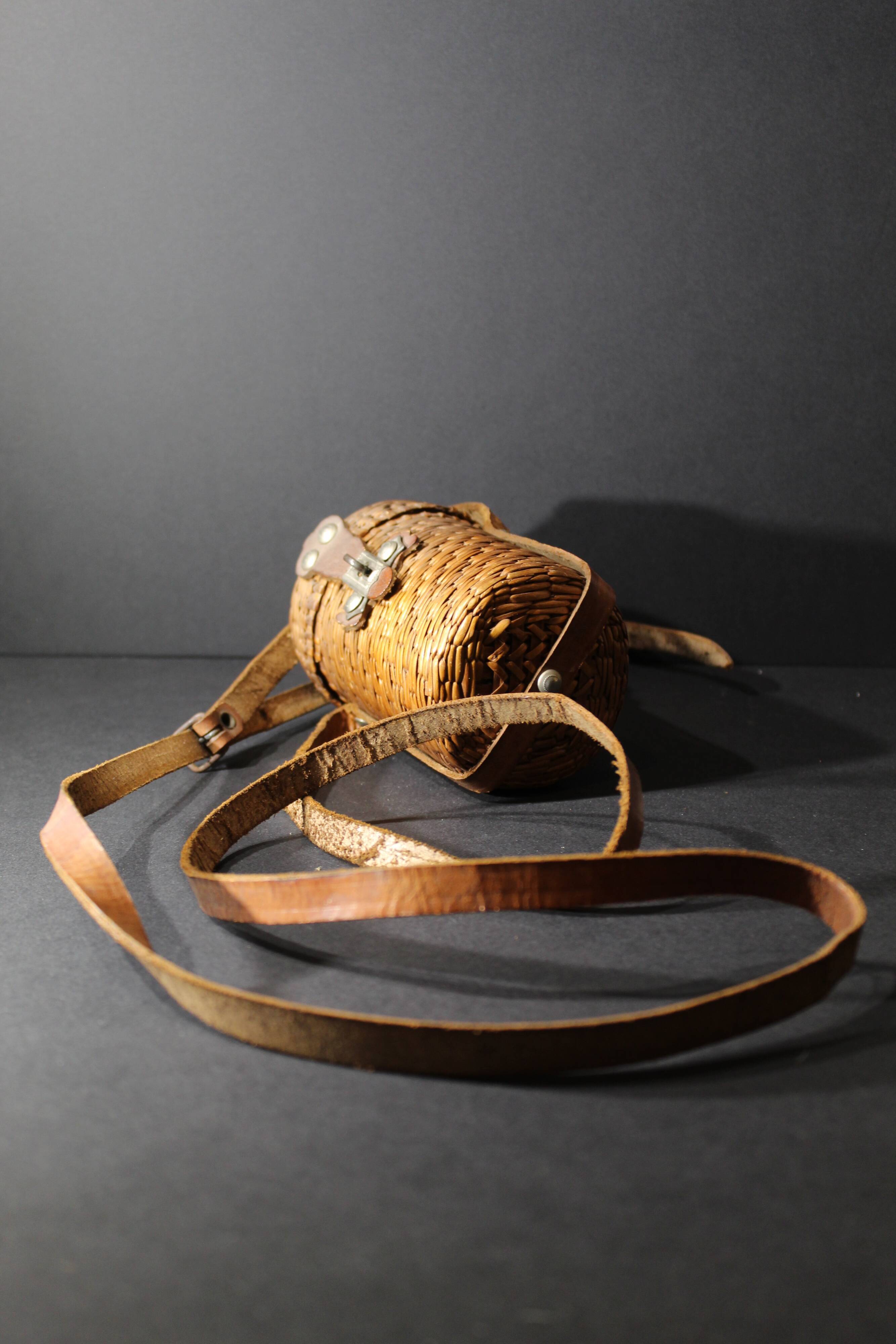 Spa wicker basket with its glass Good Waters