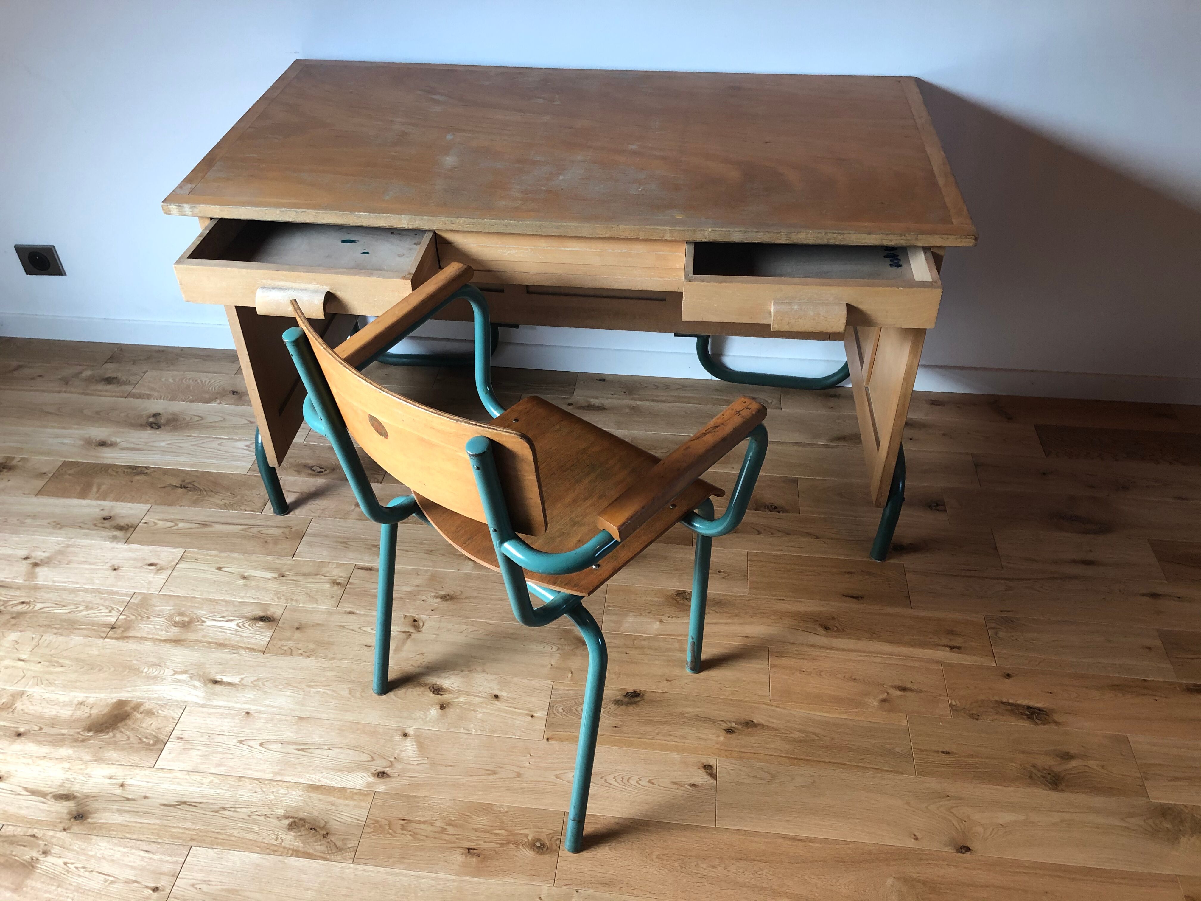 School office and chair Delagrave