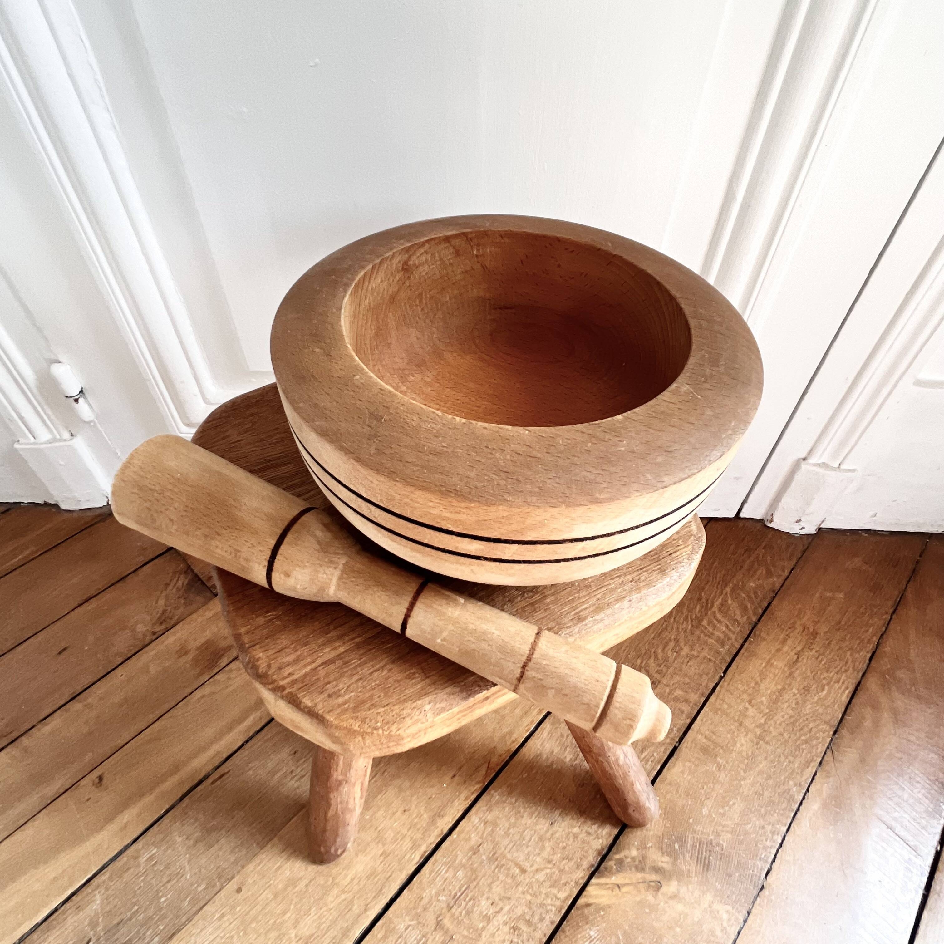 Mortier et pilon en bois vintage
