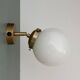 Applique globe vintage en opaline blanche