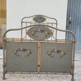 Lit en fonte décorées de fleurs époque 19ème