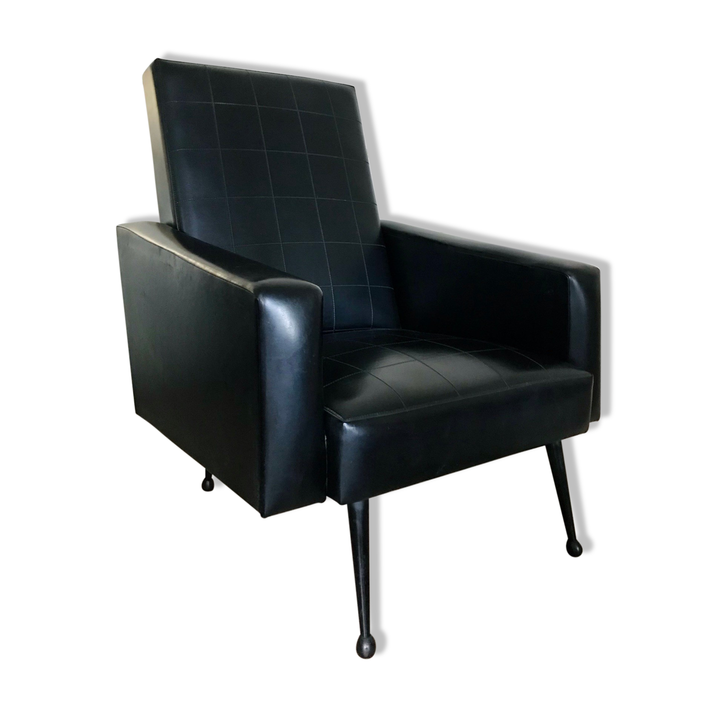 Fauteuil simili cuir noir 1970