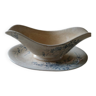 Old gravy boat Terre de Fer