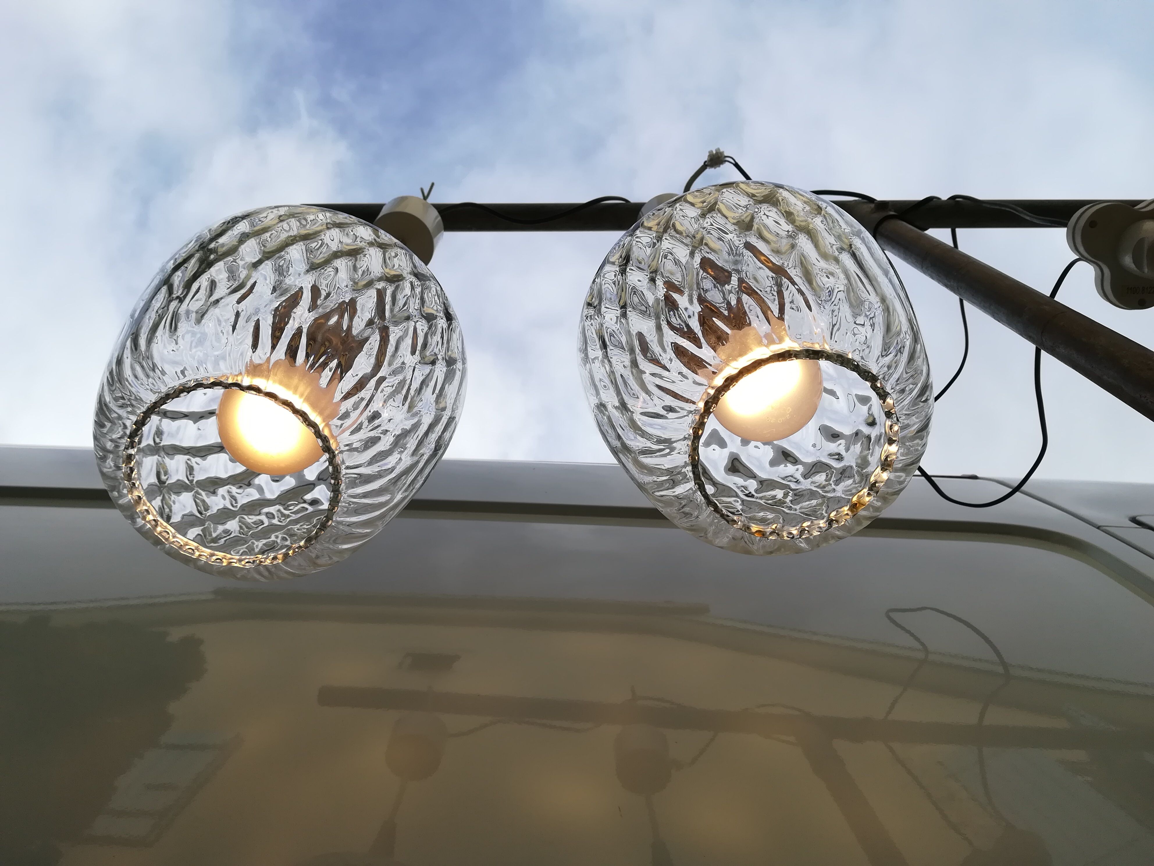 Pair of hanging of annees 50