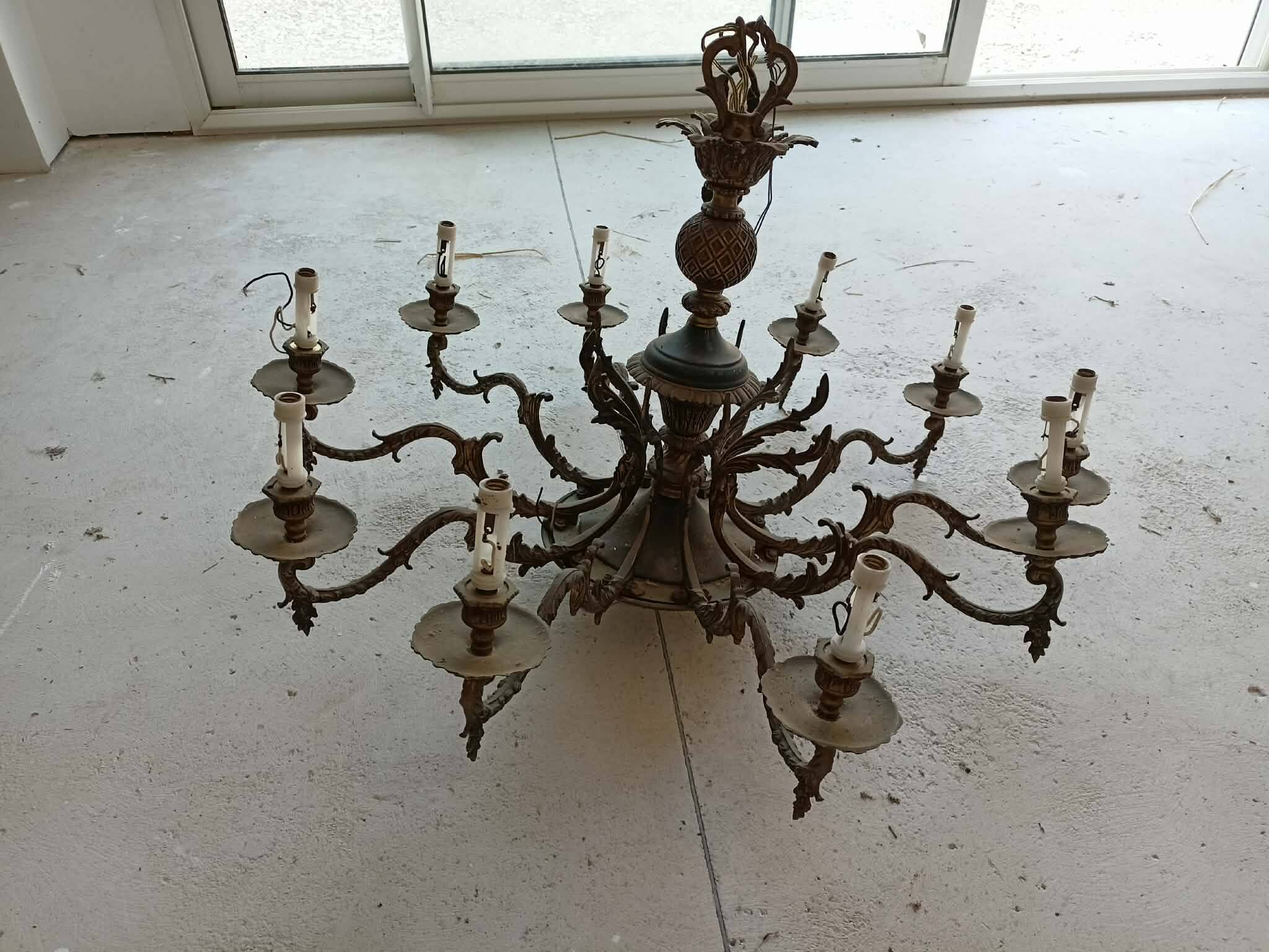 Antique gilded bronze chandelier with 10 branches - Decorative, needs restoration.