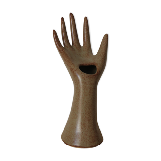 Hand with sandstone rings