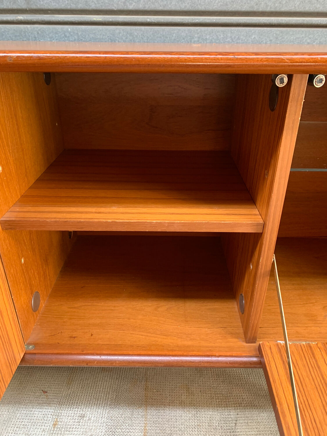 Mahogany veneer sideboard from the 60s