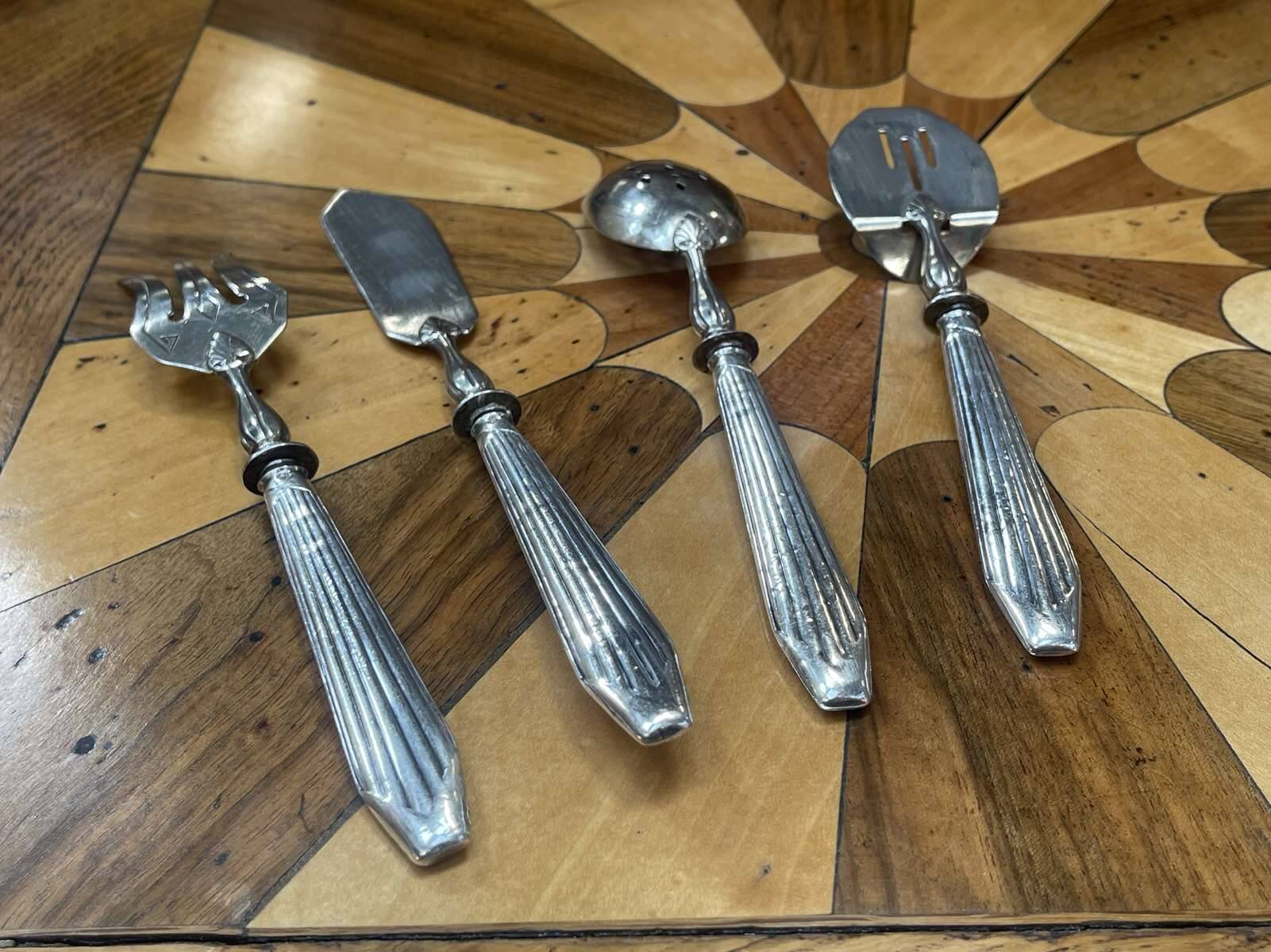 Art Deco sweet treat service in silver metal