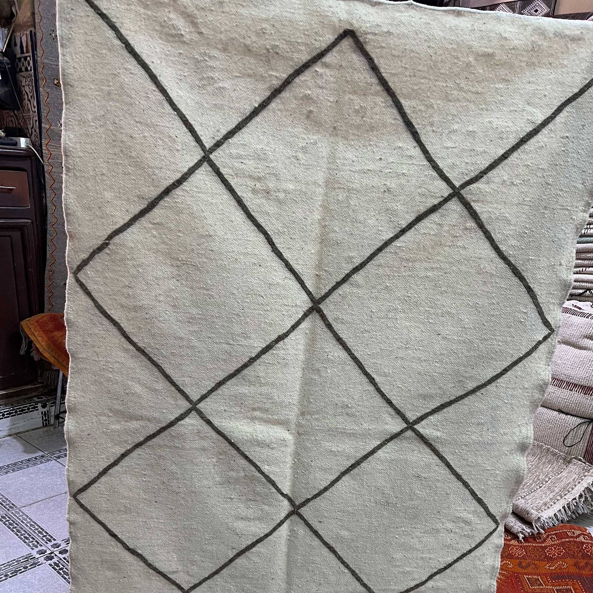 Authentic Beni Ouarain Berber Kilim rug • Natural wool