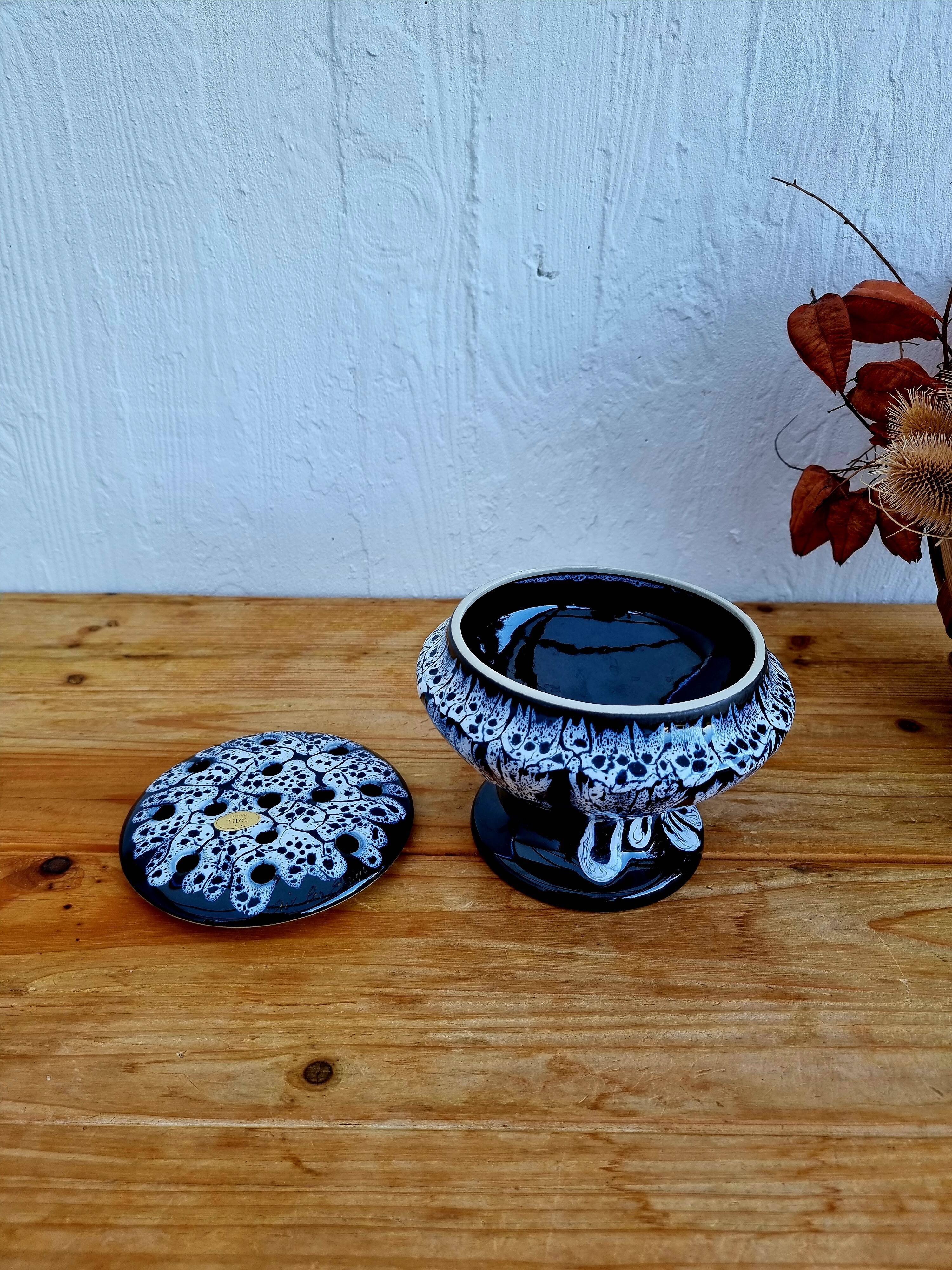 Pique flowers in vintage flamed stoneware