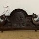 Fronton d’armoire en bois