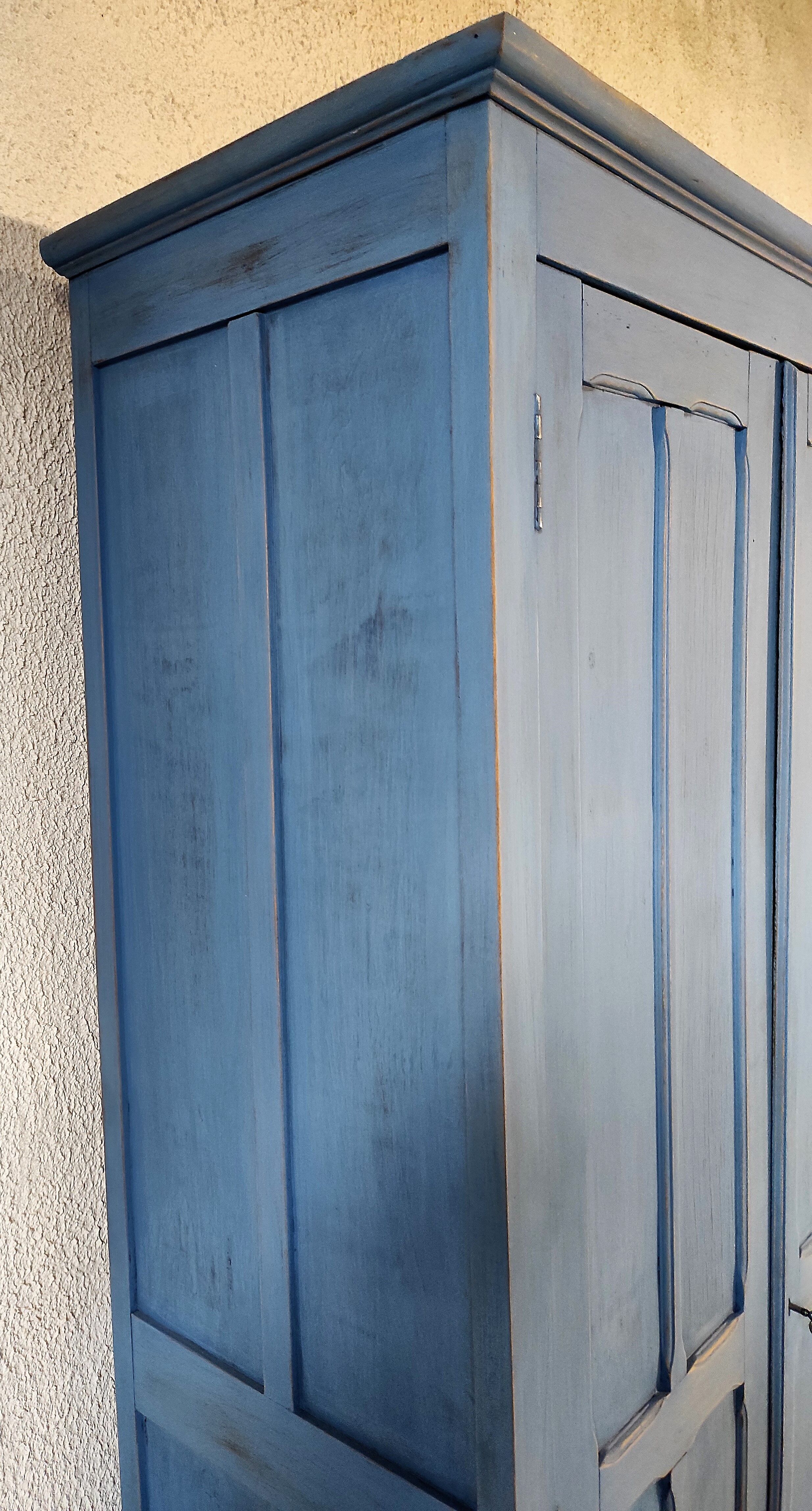 Armoire parisienne