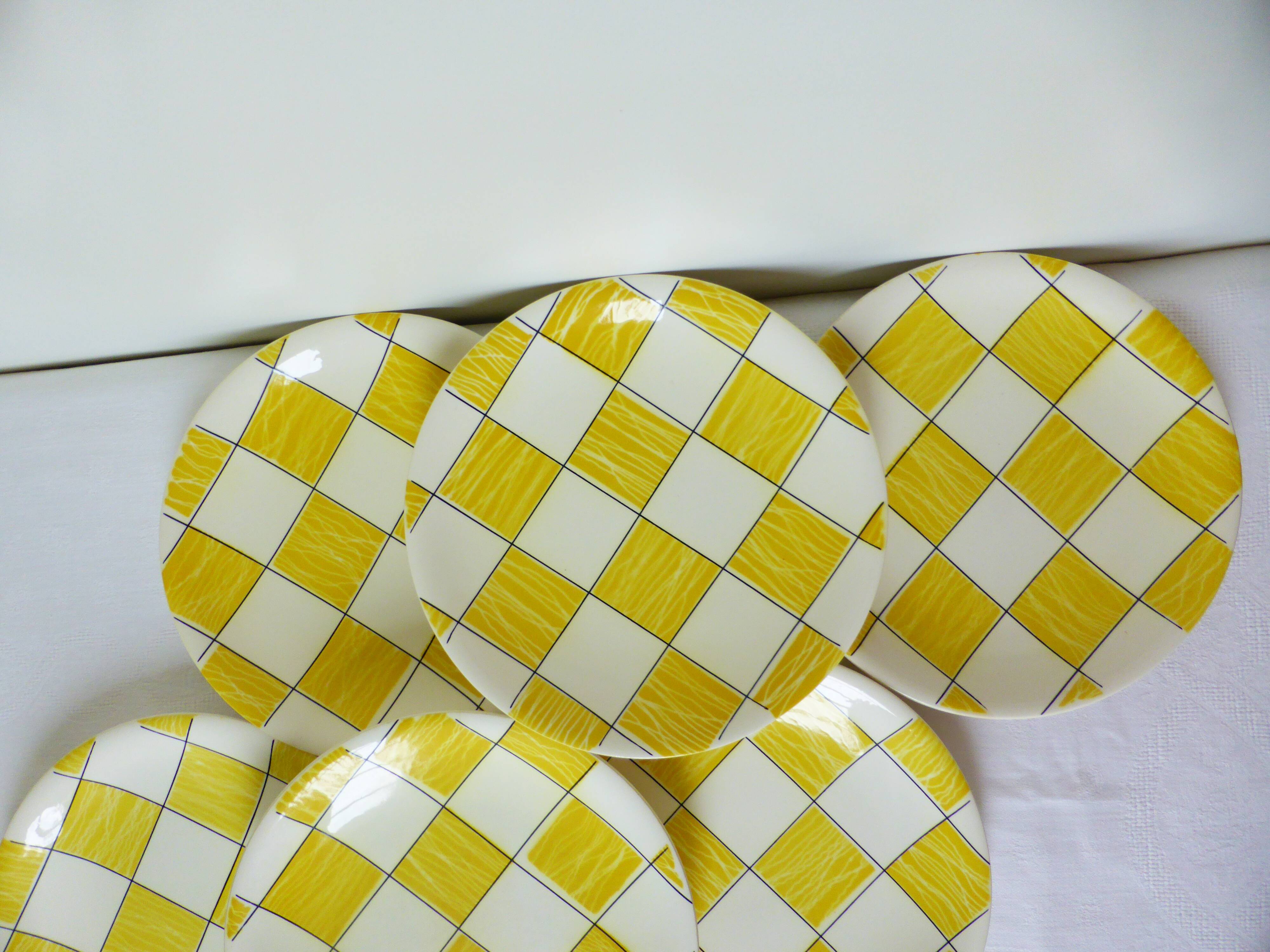 6 flat plates from the Cambridge 210309 Salins factory