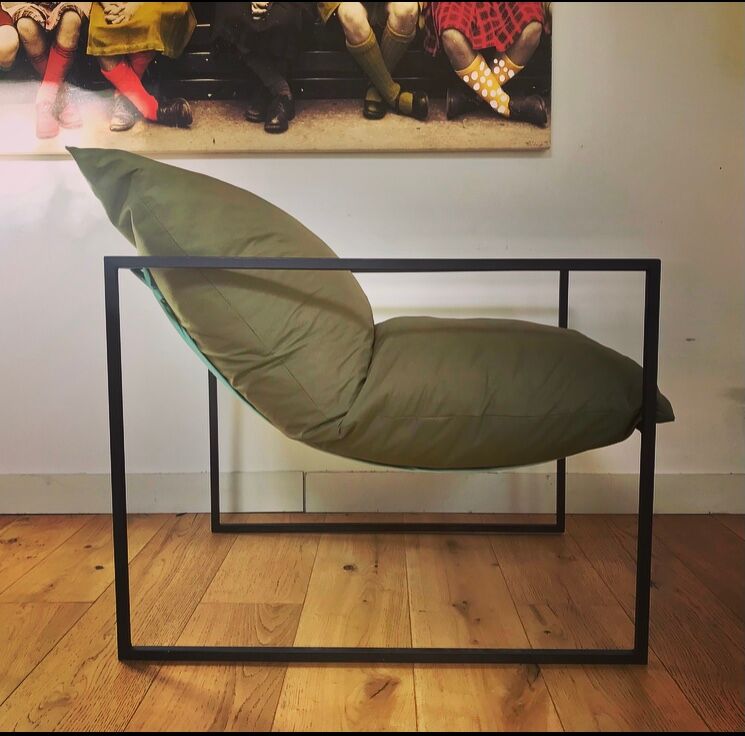 Armchair metal fabrics