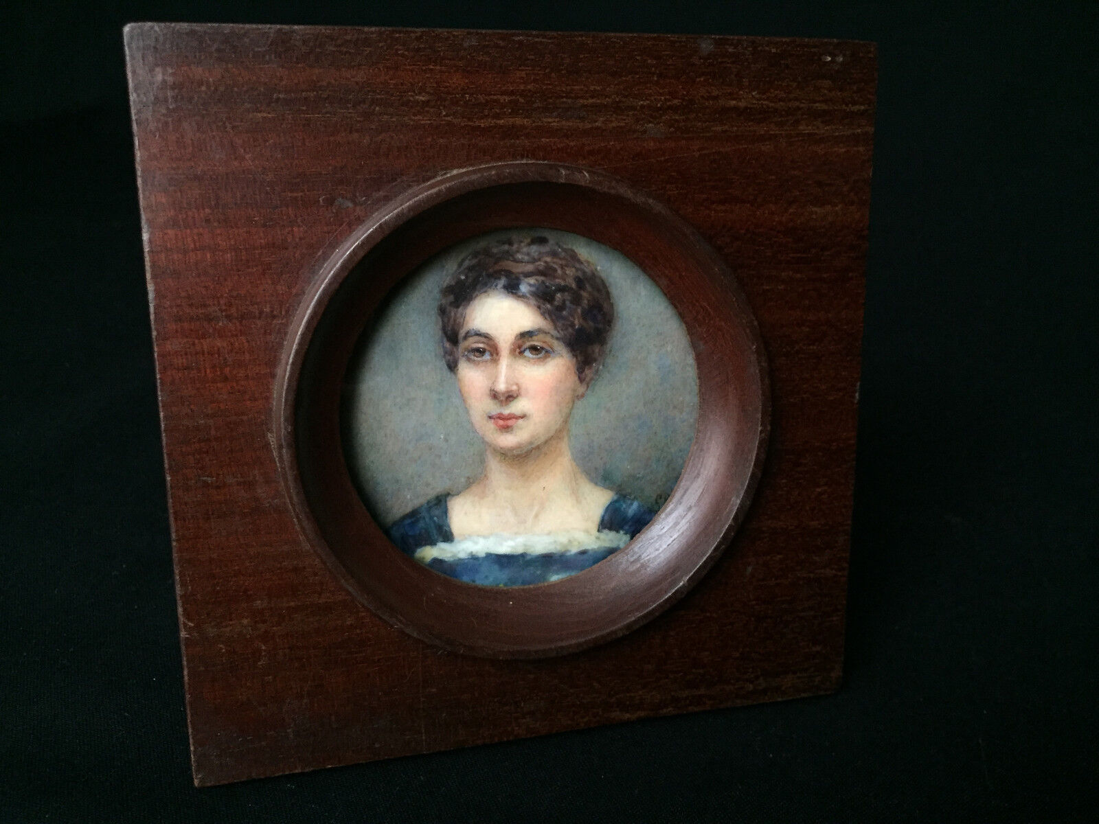 MINIATURE PORTRAIT WOMAN HAND PAINTED NINETEENTH CENTURY SUILEM
