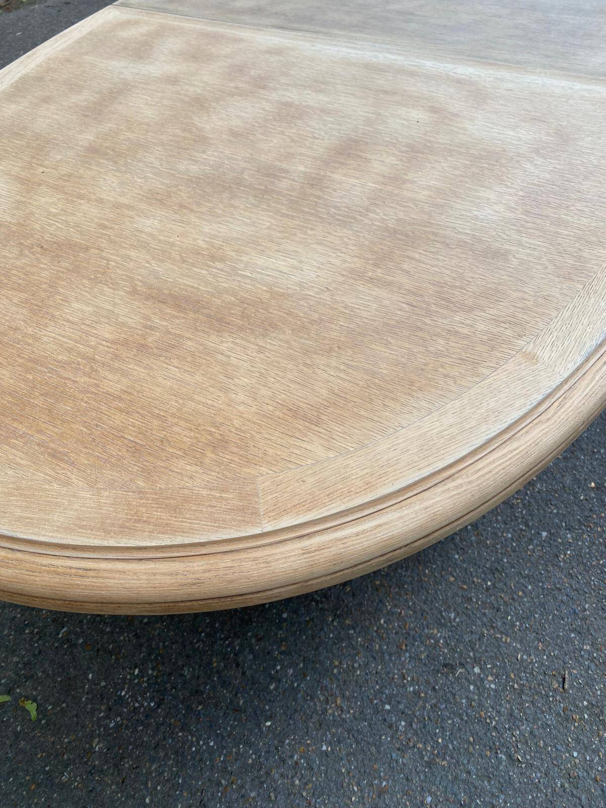 Table à manger de ferme ronde ovale extensible rénovée en bois brut 260cm