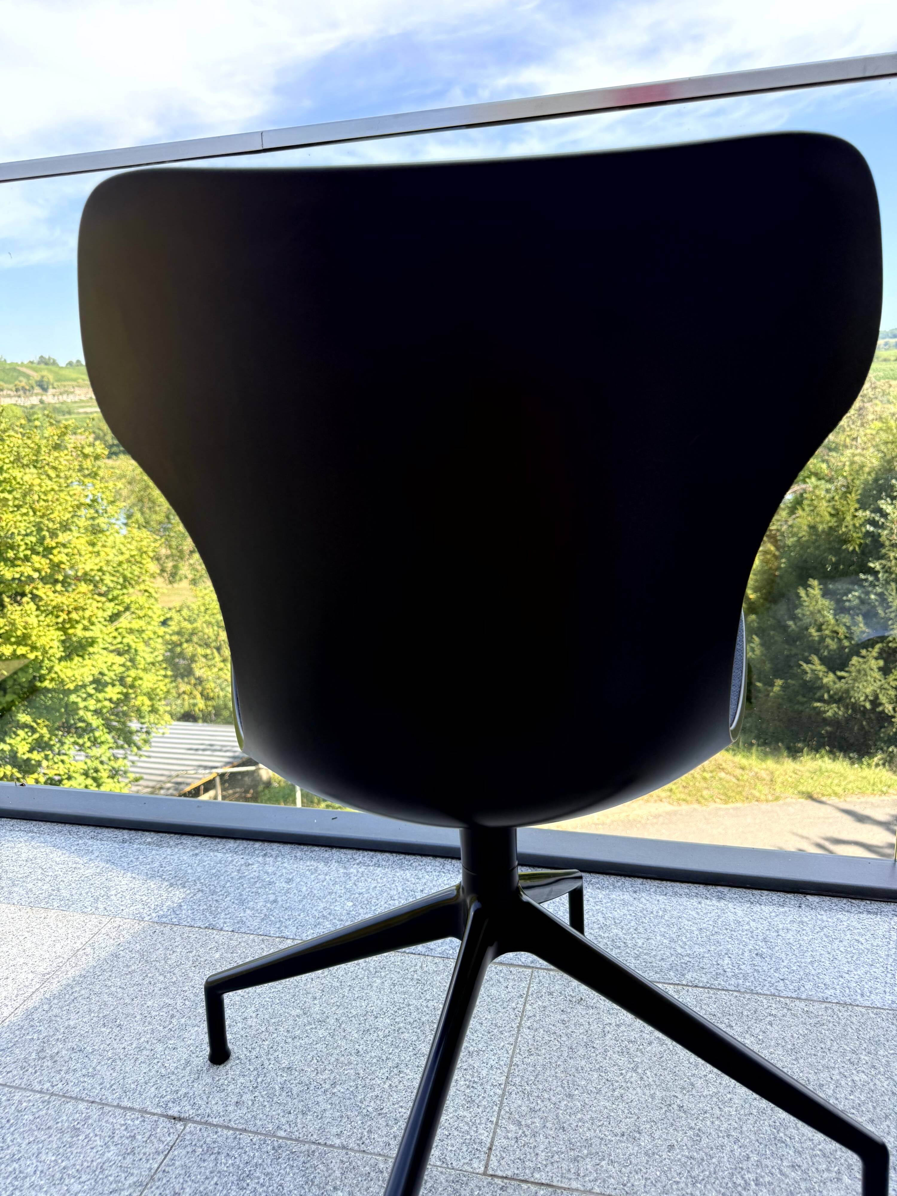 Papilio Shell designer chair – Naoto Fukasawa – B&B Italia