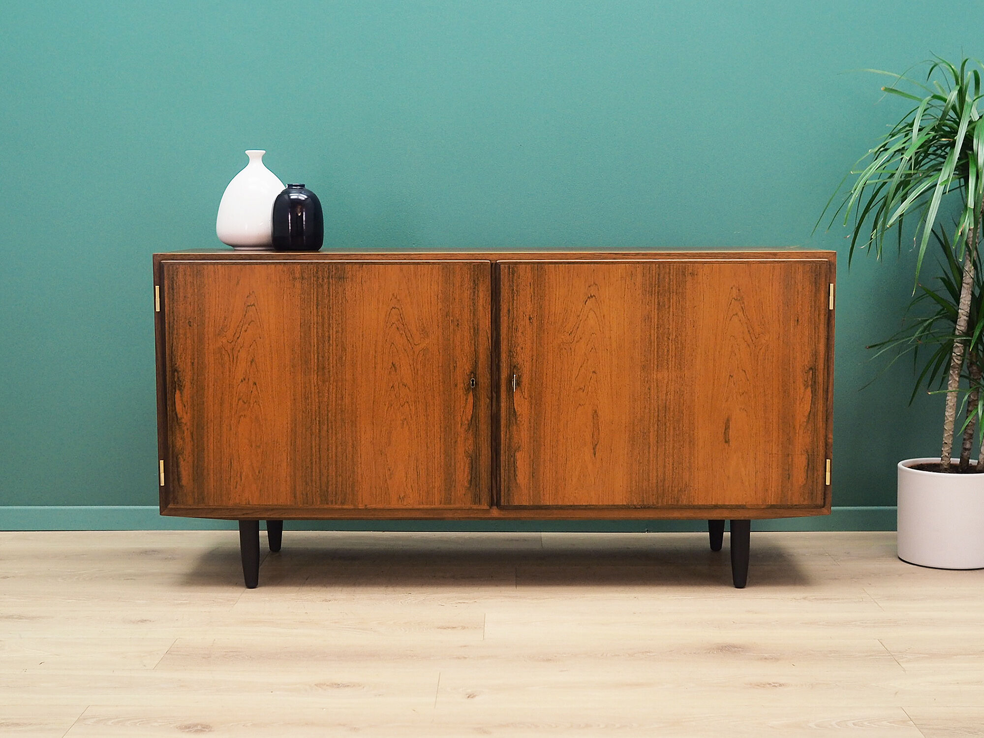 Rosewood cabinet, Danish design, 1960s, designer: Carlo Jensen, producer: Hundevad