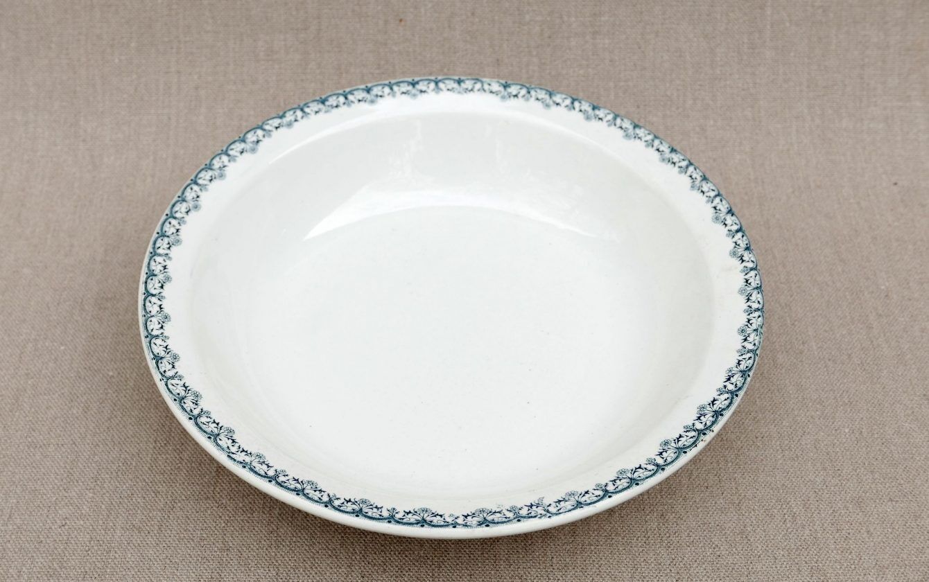 Deep dish ceramic 50s