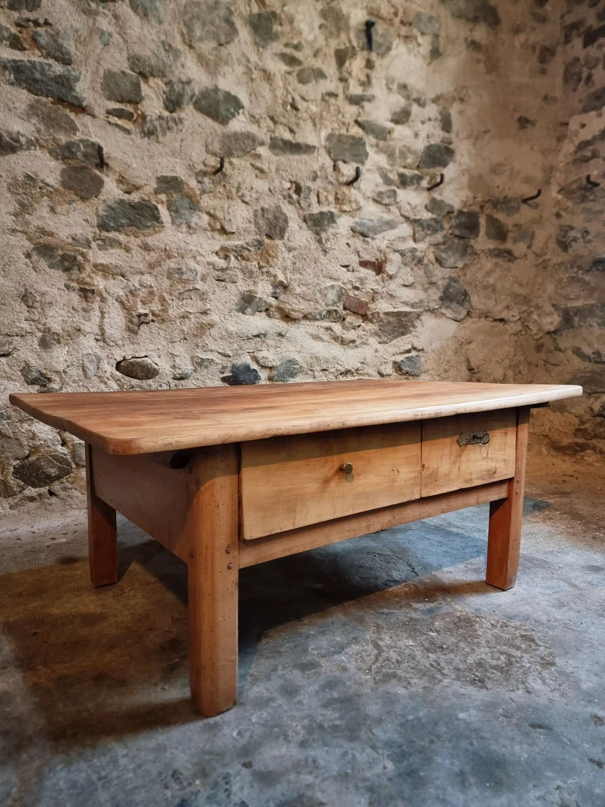 18th-century cherry wood coffee table with two drawers.
