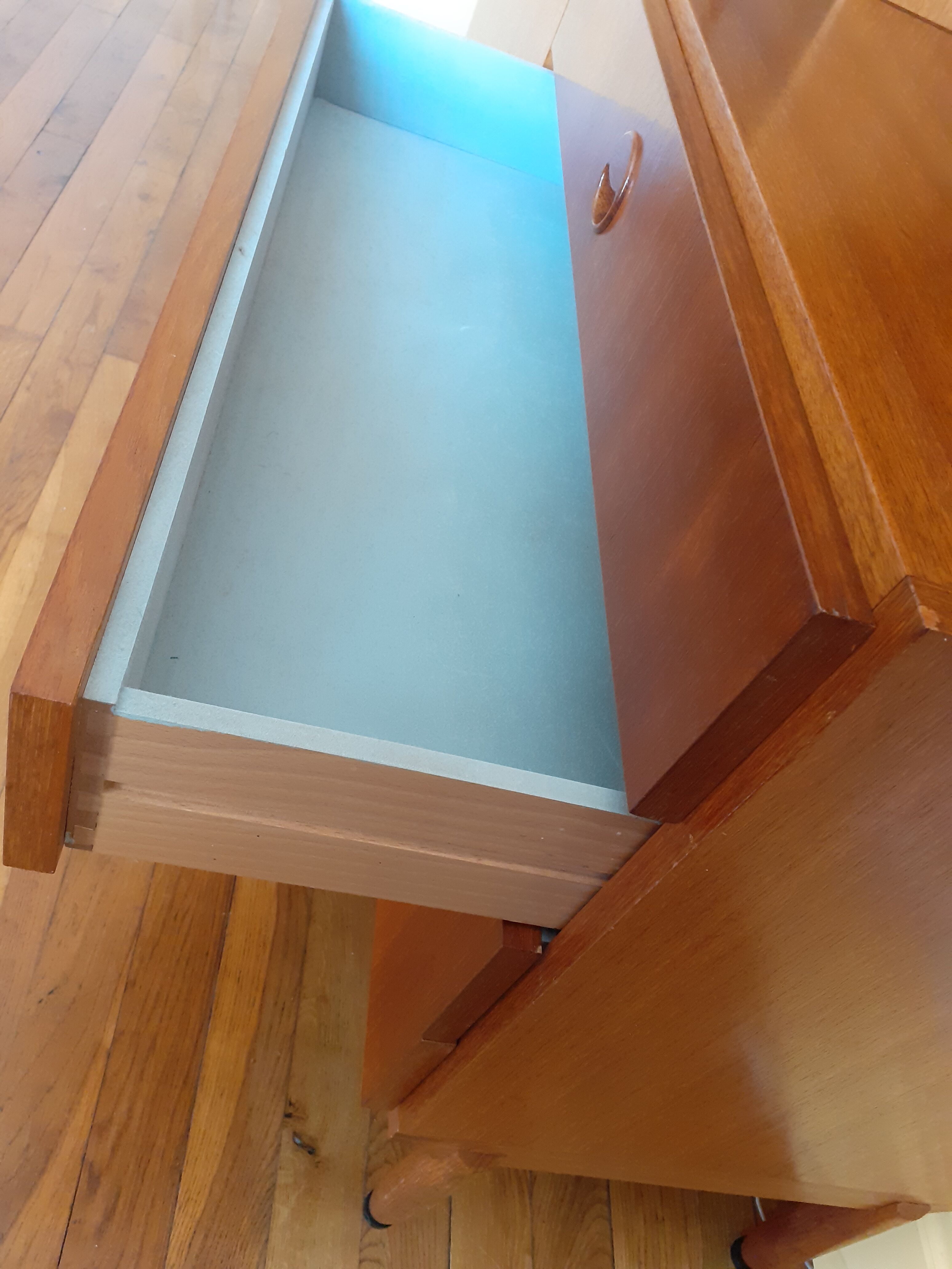 Meuble de rangement en teck
