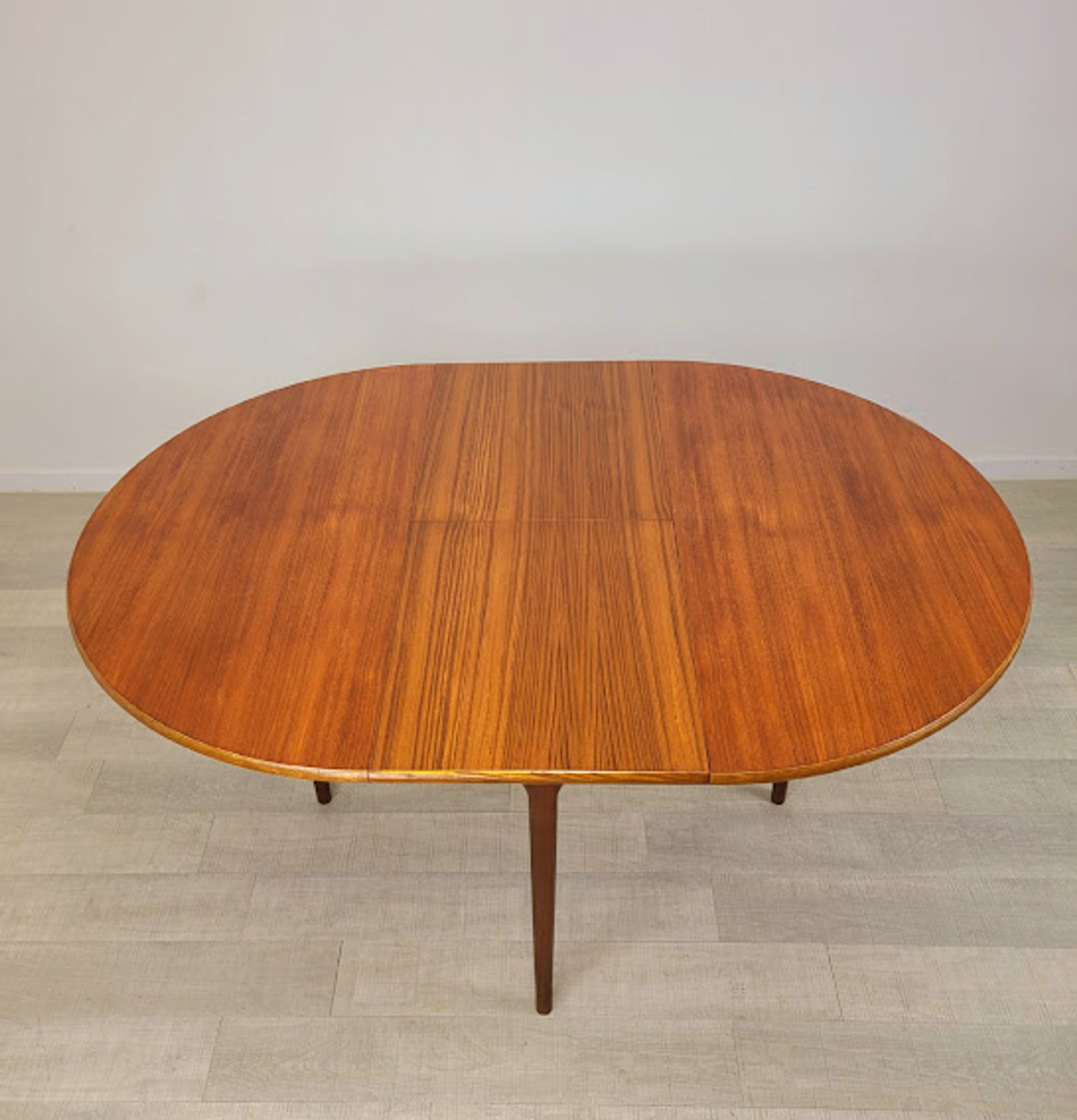 Round dining table McIntosh teak design Scandinavian 50s vintage
