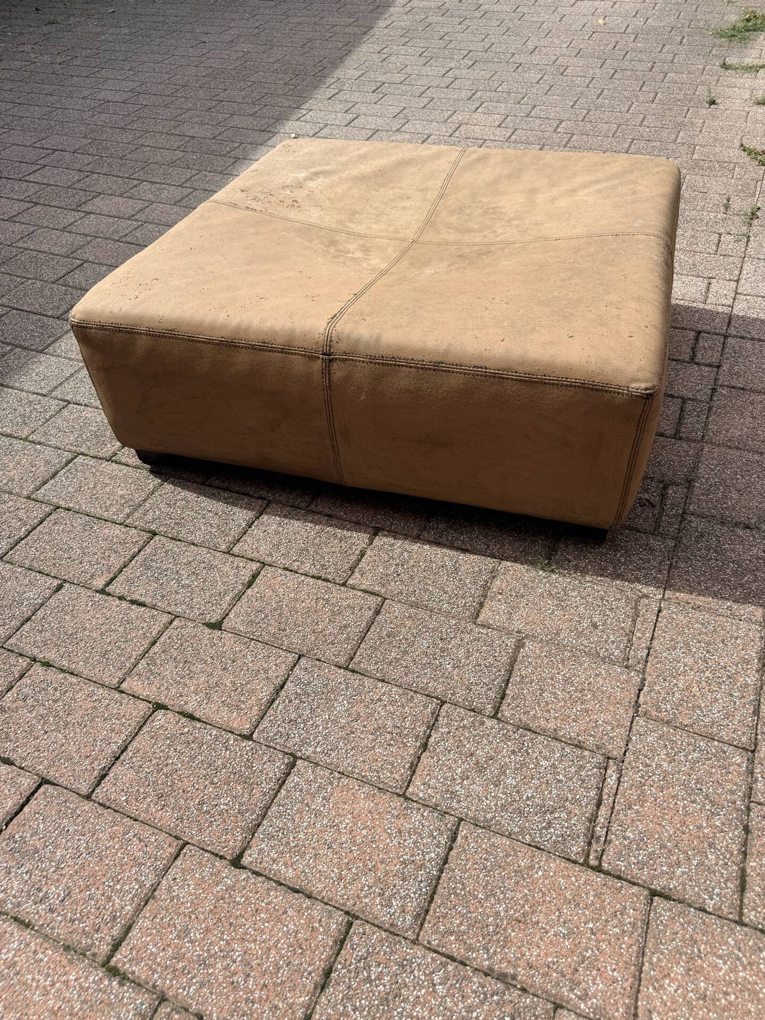 Large square pouffe in patinated nubuck leather – 100 × 100 cm
