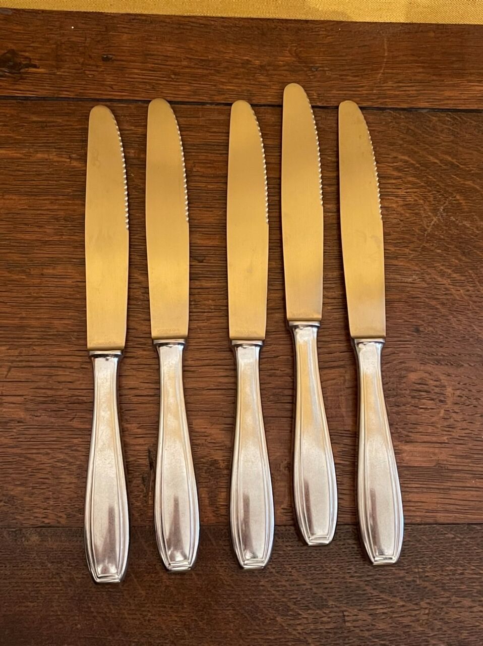 One-piece stainless knives