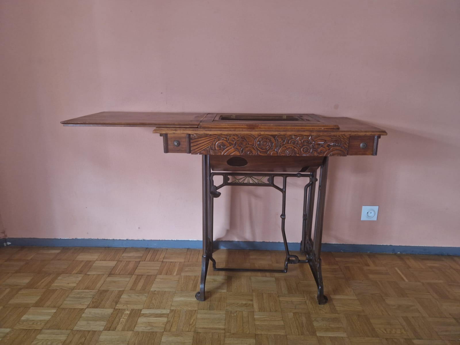 Sewing machine table