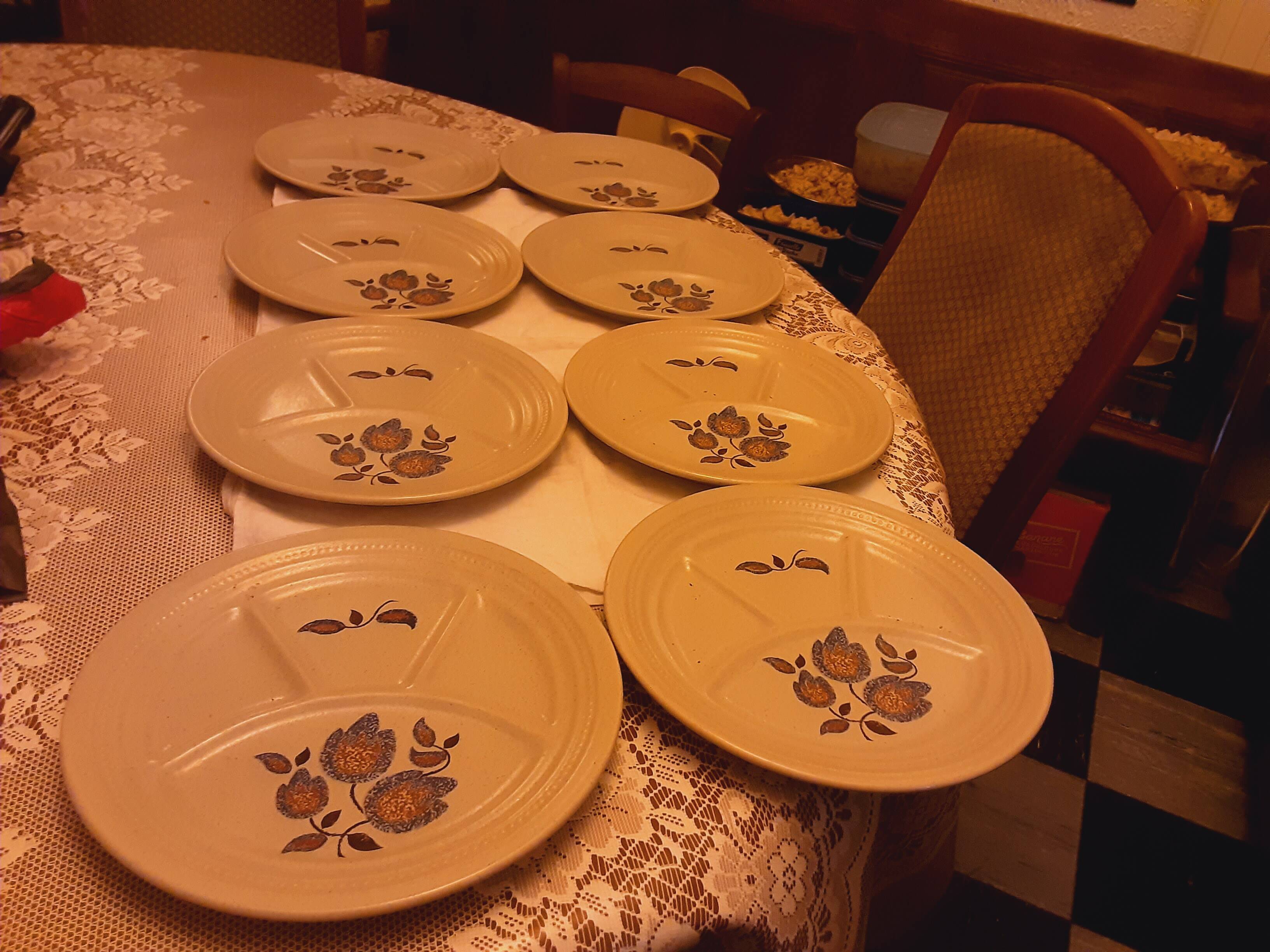 8 Saint Amand faience fondue plates Sologne model
