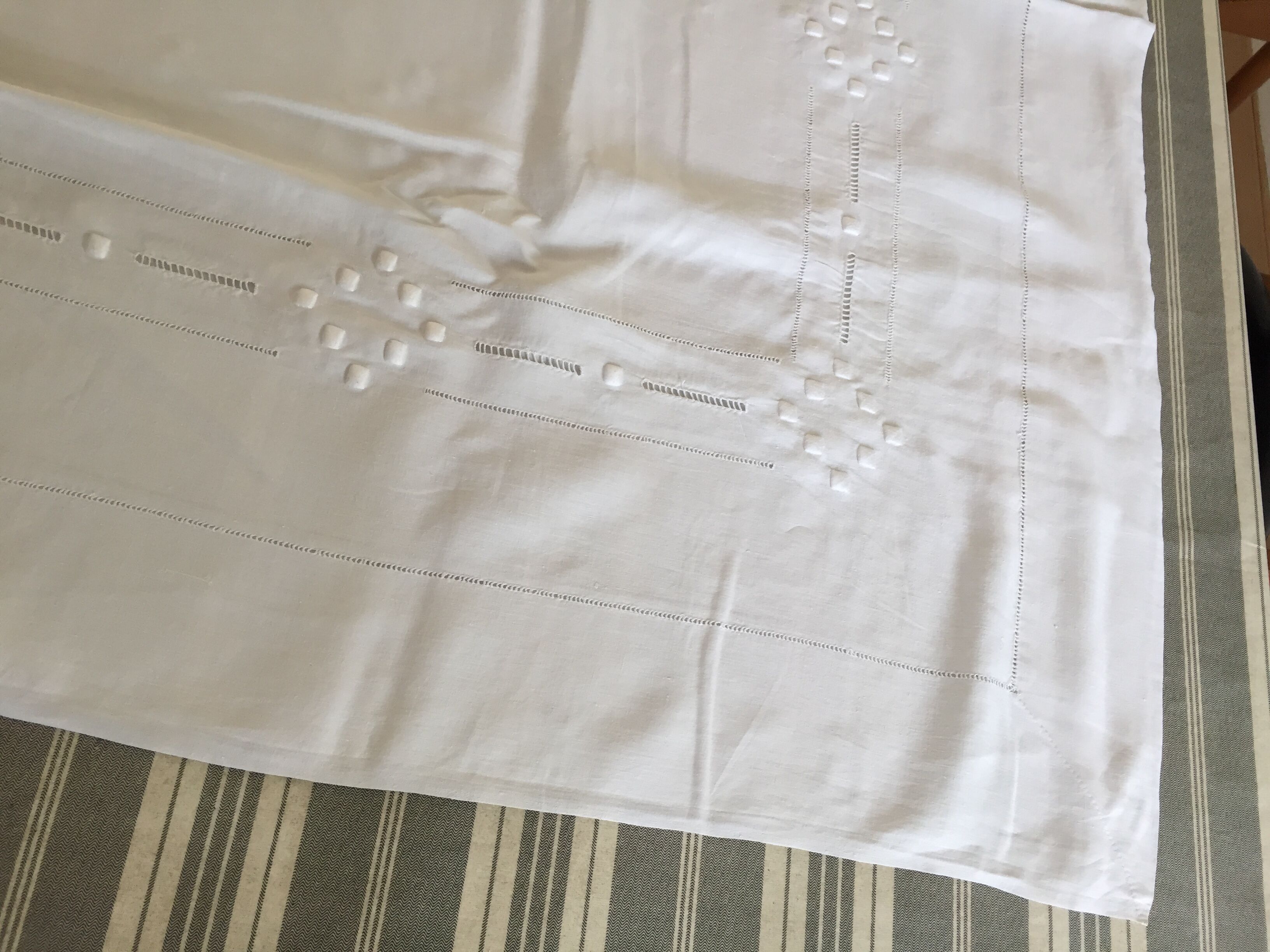 Drap plat brodé brodé 3,20x2,30 m