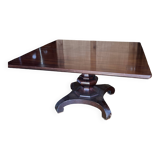 Square table in mahogany veneer