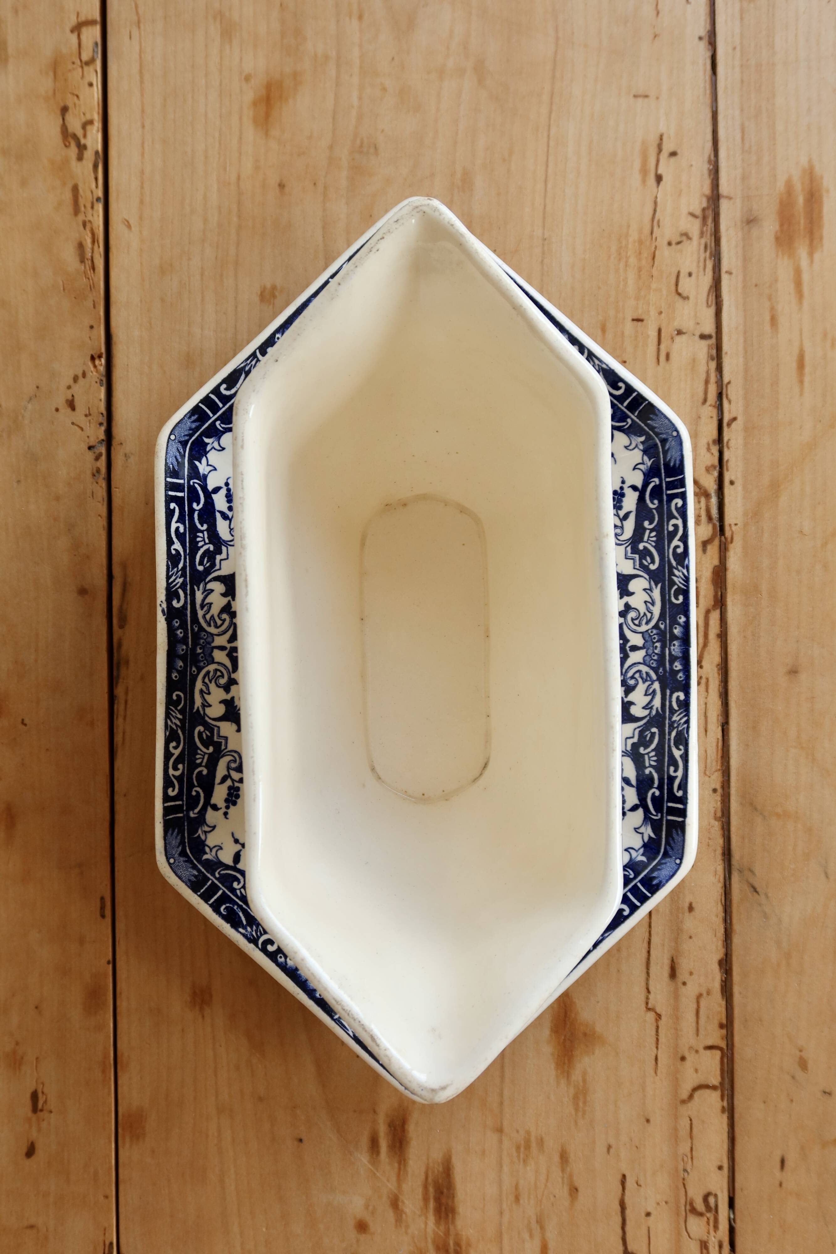 Antique ironstone sauceboat Longchamp model Rouen 19th century