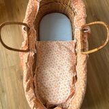 Wicker baby bassinet