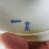 Old standing cake dish, flower décor